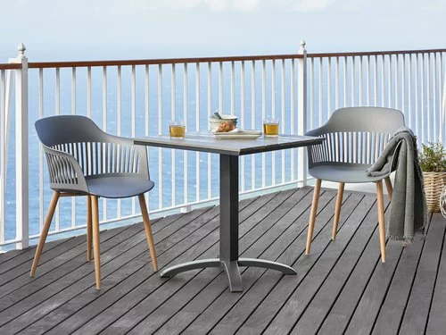 JUTLANDIA HOBRO L70 Bord Grå + 2 RAVNEBAKKE Stol Mörkgrå 3 JUTLANDIA HOBRO L70 Bord Grå + 2 RAVNEBAKKE Stol Mörkgrå