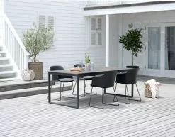 NESSKOGEN L210 Bord Brun + 4 SANDVED Stol Svart -Utemöbler affär 201827